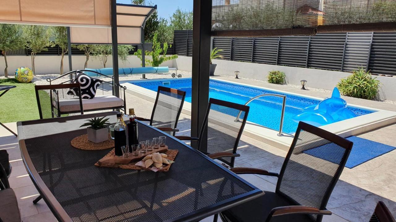 Villa Fides With Private Pool, Garden And Sea View Kaštel Novi Exteriér fotografie