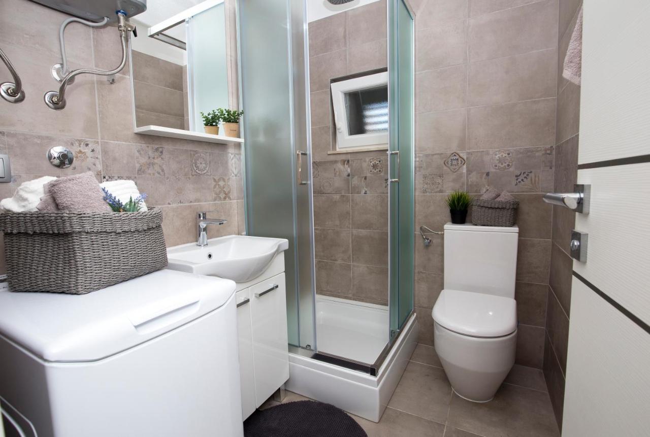 Villa Fides With Private Pool, Garden And Sea View Kaštel Novi Exteriér fotografie