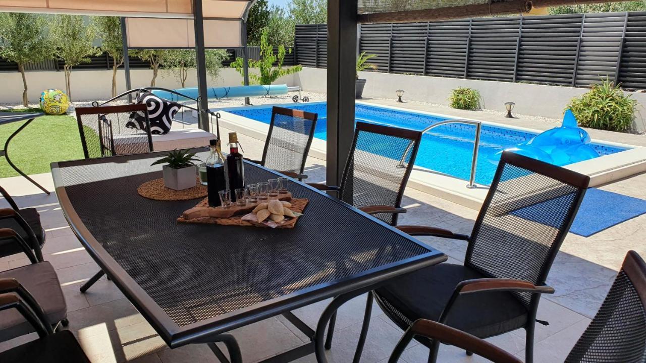 Villa Fides With Private Pool, Garden And Sea View Kaštel Novi Exteriér fotografie