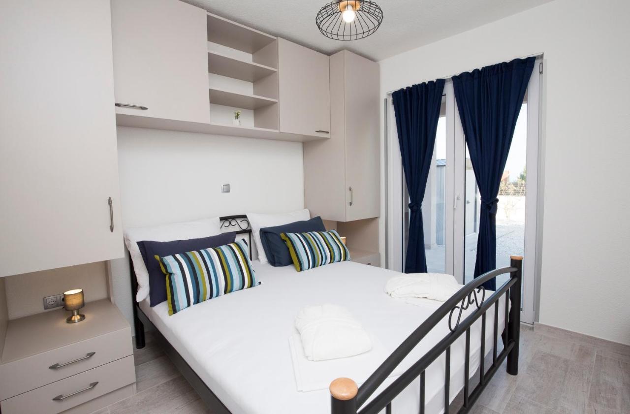 Villa Fides With Private Pool, Garden And Sea View Kaštel Novi Exteriér fotografie