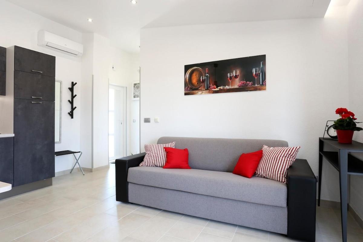 Villa Fides With Private Pool, Garden And Sea View Kaštel Novi Exteriér fotografie